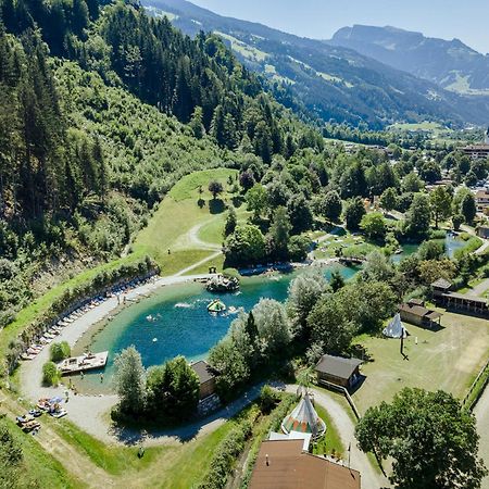 Chalet - Direkt Am 5 Sterne Campingplatz Aufenfeld Im Zillertal Mit Hallenbad Und Sauna Aschau Im Zillertal Eksteriør billede